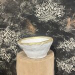 VASO BRANCO E DOURADO