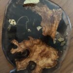 Bandeja de servir em resina epóxi e madeira